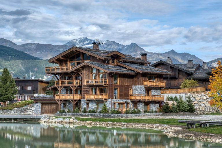 chalet de luxe 9 Pièces en location saisonnière sur COURCHEVEL (73120)